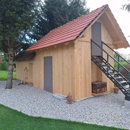 Glamping Na Podezelju 豪华帐篷 *