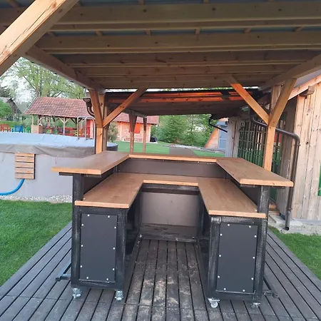 Glamping Na Podezelju Lutverci