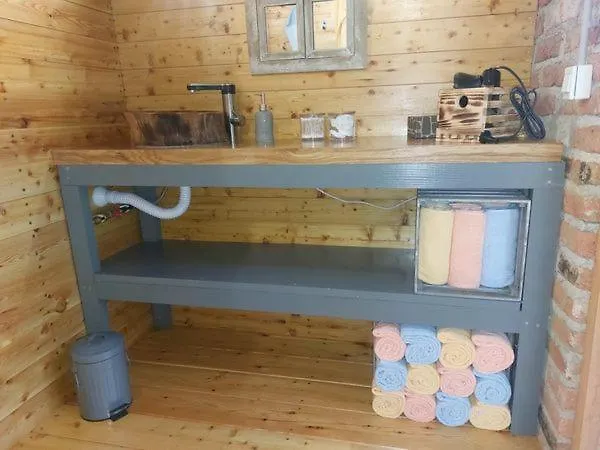 Glamping Na Podezelju خيمة فخمة Lutverci